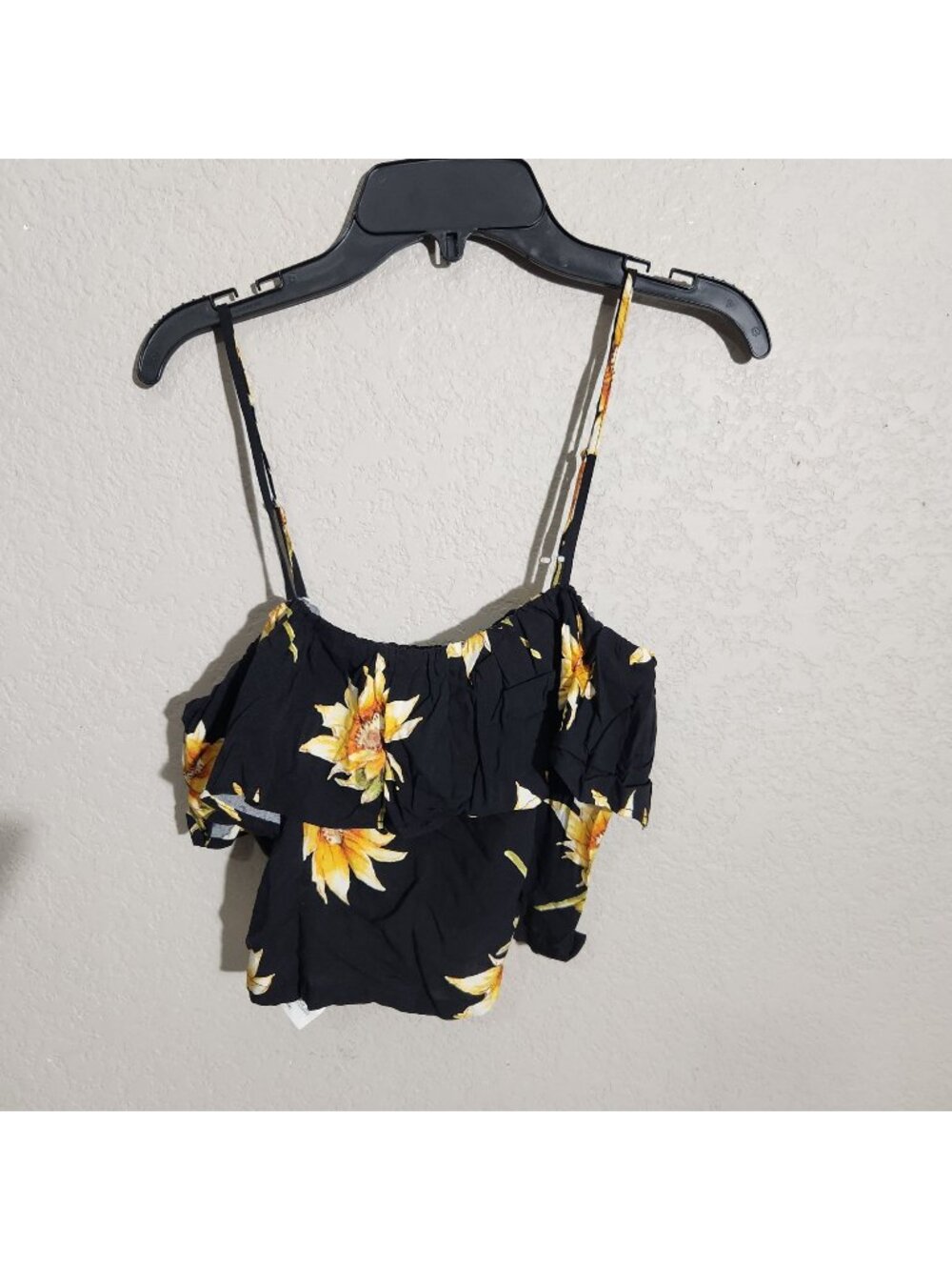 Forever 21 Sunflower Print Black Crop Top Women’s S Floral Trendy Style